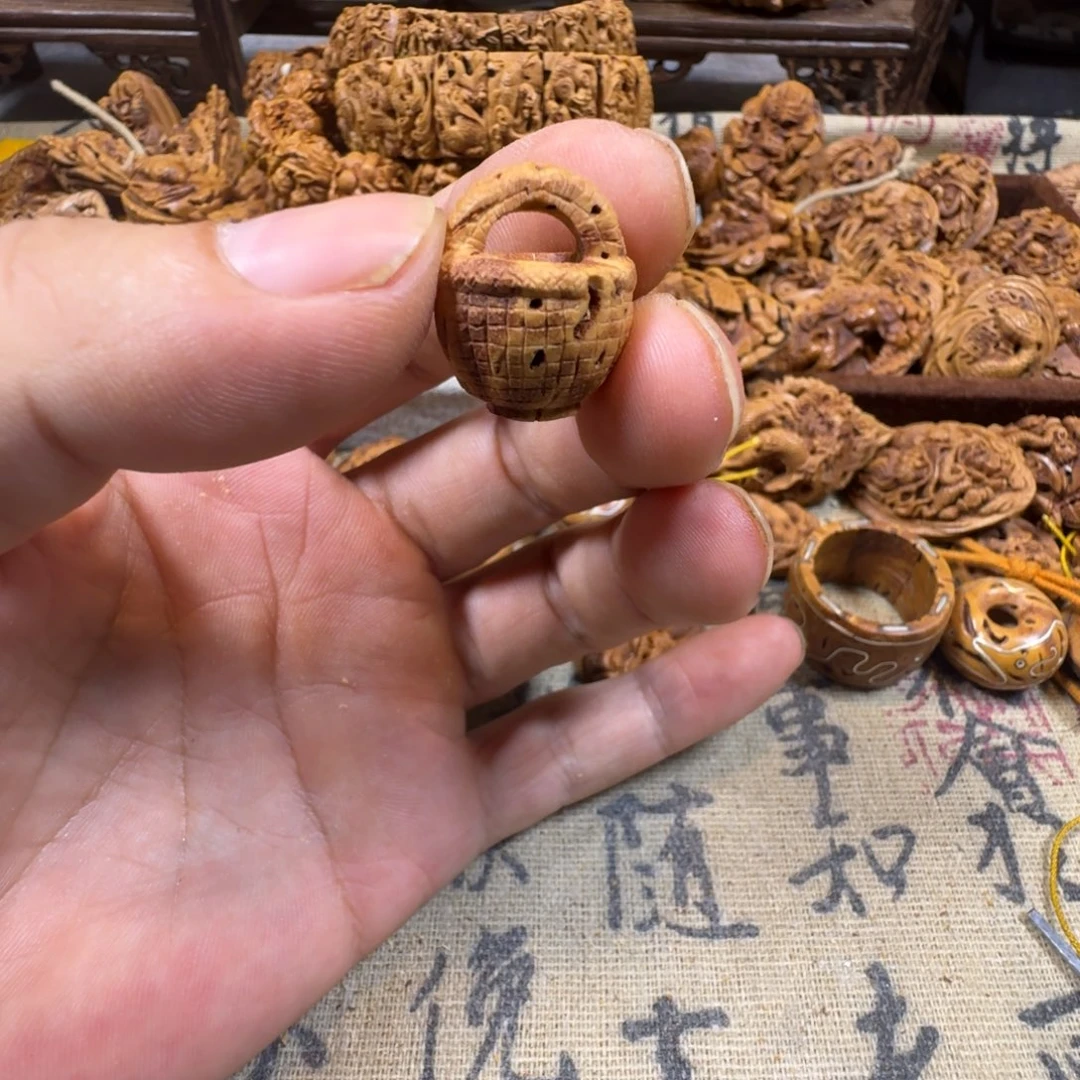 阿***i核桃手串/手链小花篮