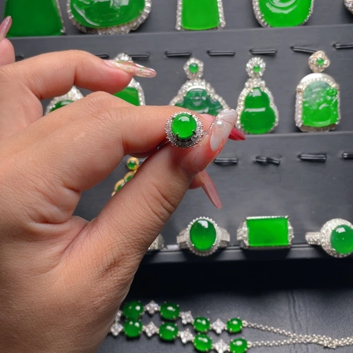 翡翠戒指未镶嵌翡翠戒指