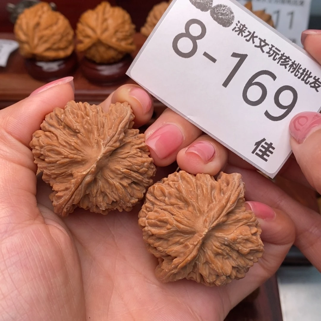 ****b文玩核桃把件42四座楼