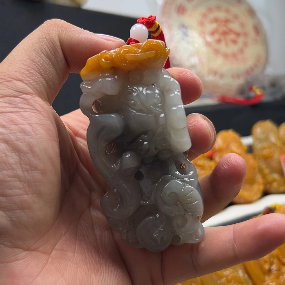 石英质玉（黄龙玉）未镶嵌多选发其一