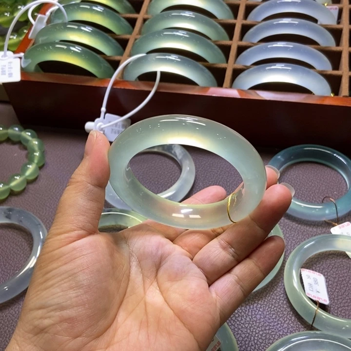 蛇纹石玉未镶嵌手镯54