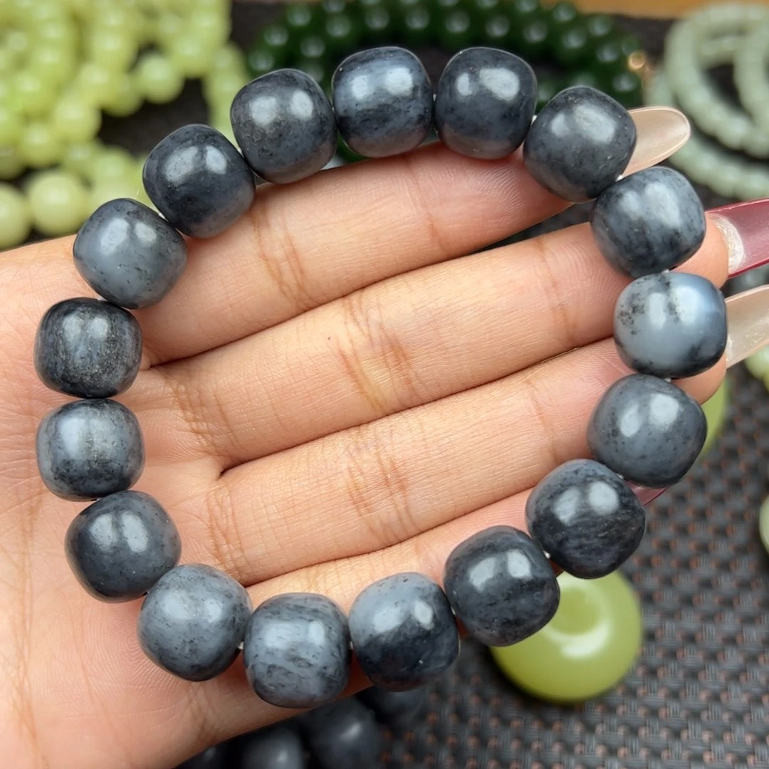 和田玉吊坠未镶嵌