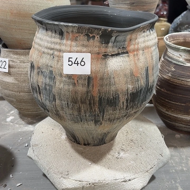 陶摆件高24，口18，有孔，546