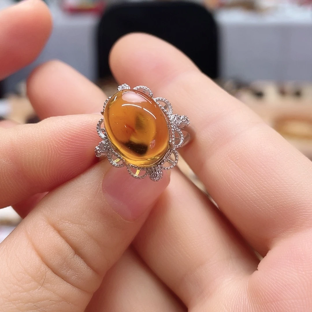 琥珀裸石未镶嵌大