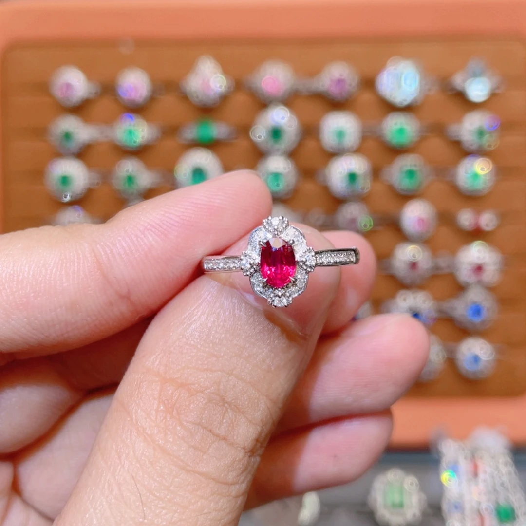 18K金镶嵌戒指红宝石0.56ct 无烧鸽血