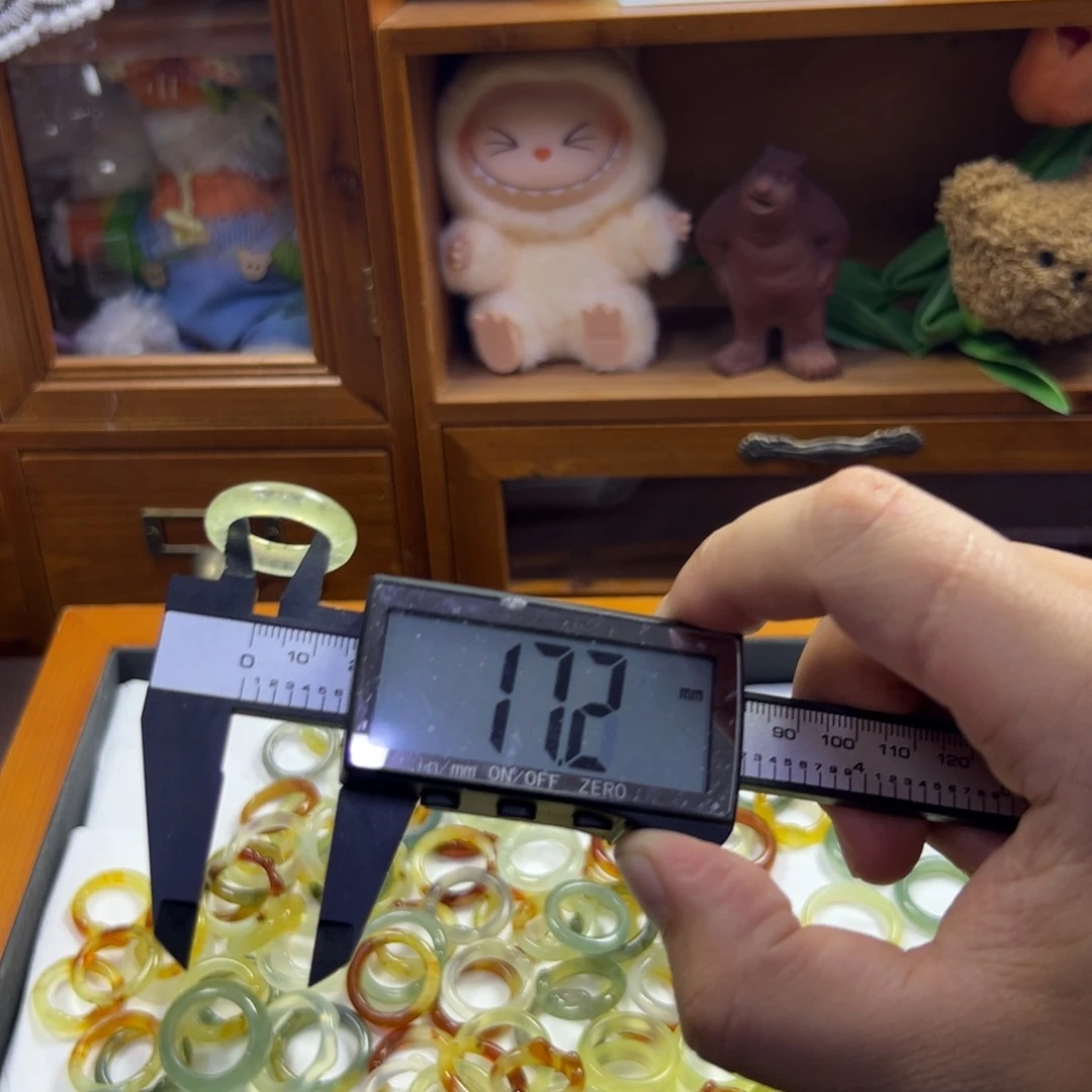 蛇纹石玉未镶嵌手镯268