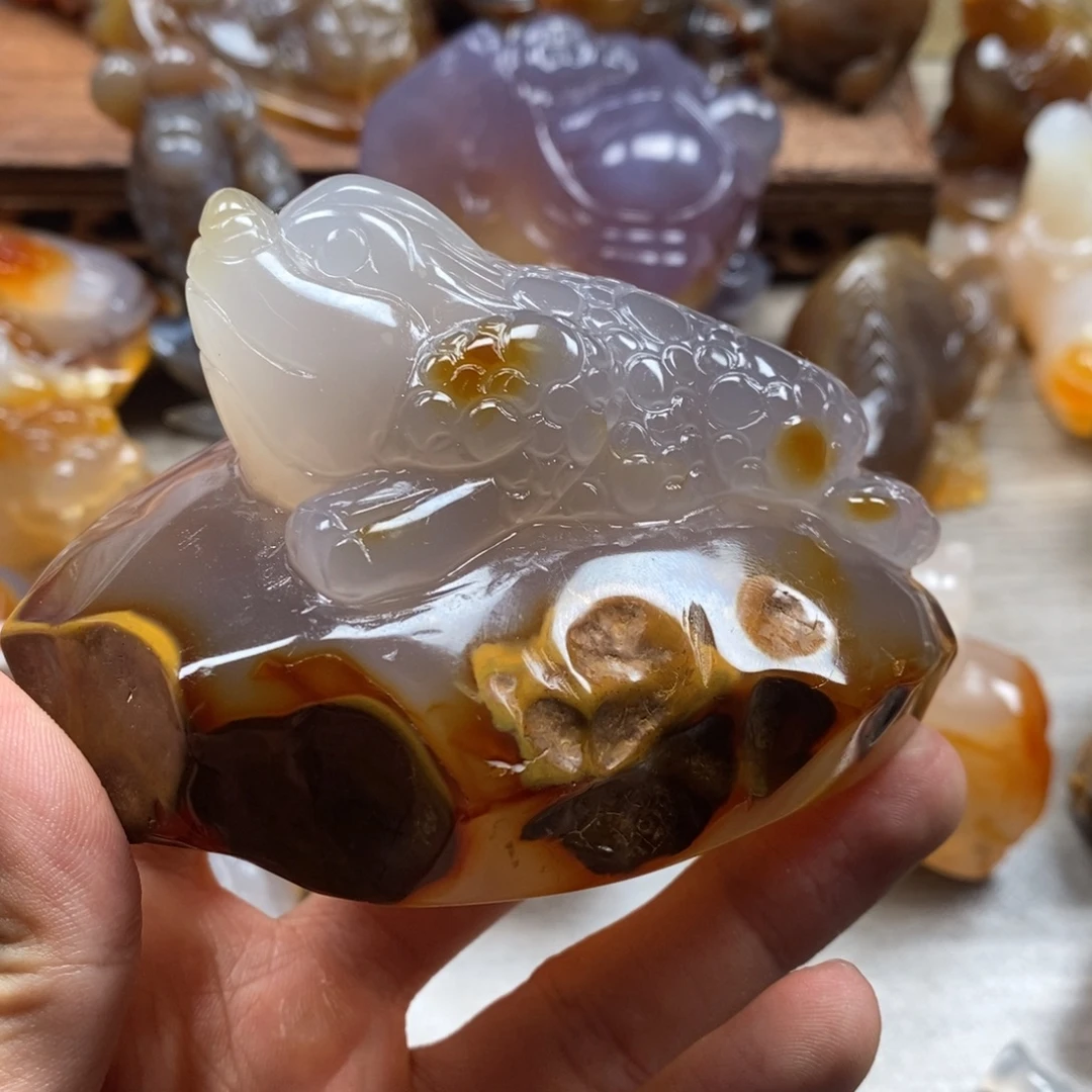 俞***漱玛瑙/玉髓未镶嵌颈饰