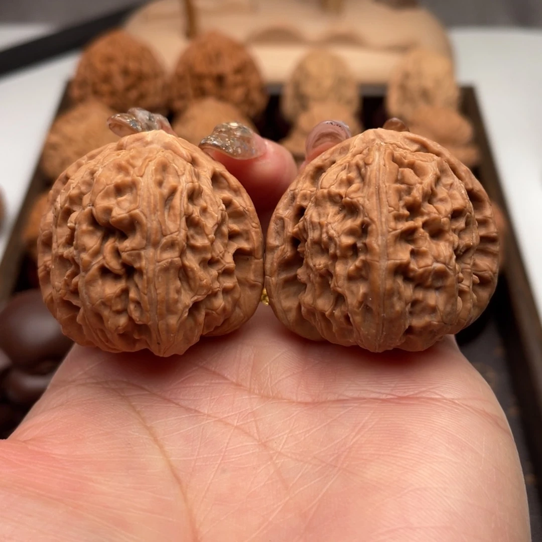 桃核把件三角白全品37