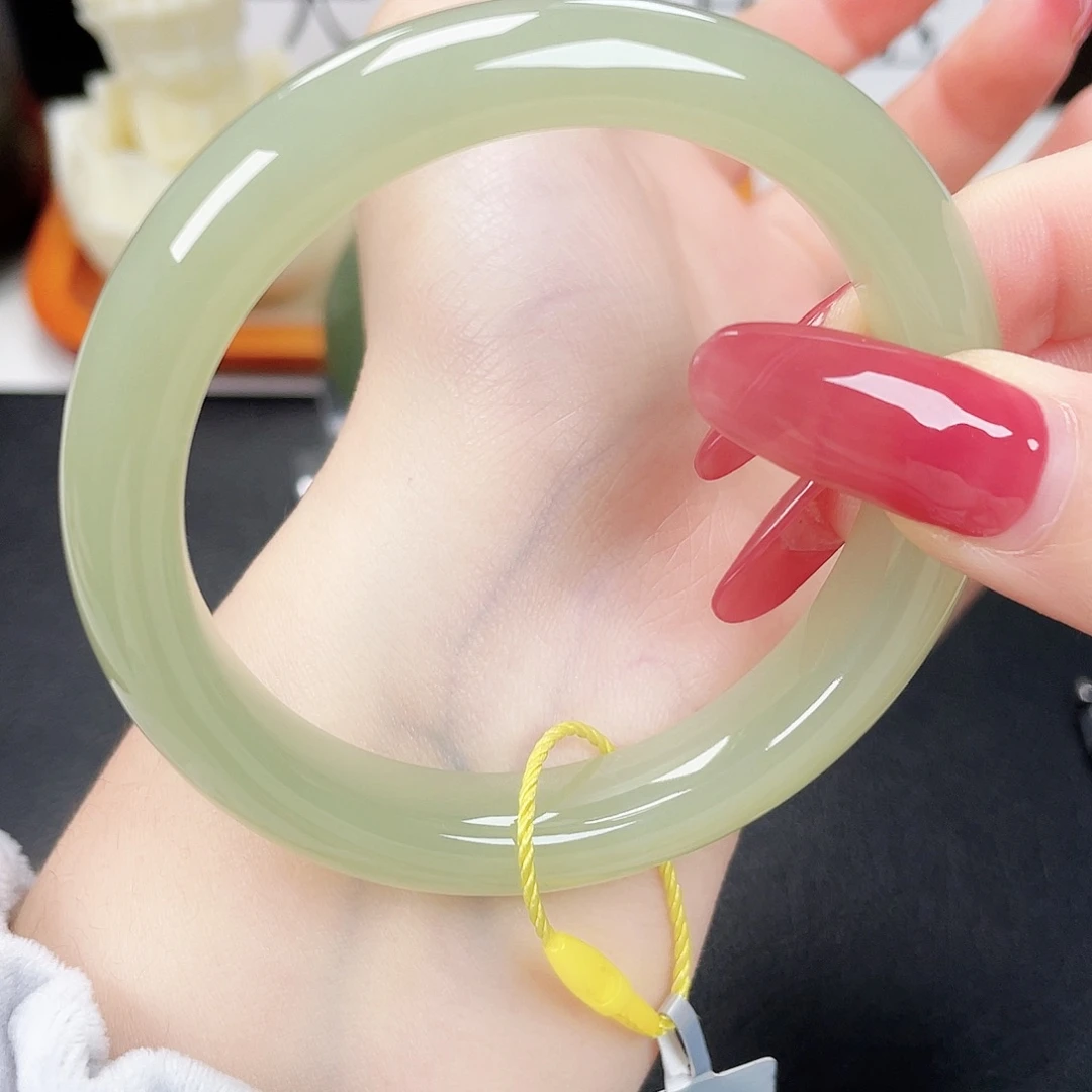 和田玉未镶嵌手镯5556