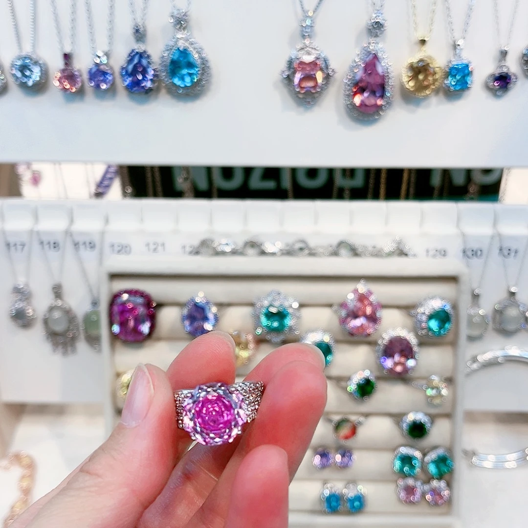 桃****足银镶嵌芙蓉石戒指