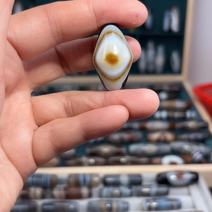 玛瑙/玉髓合金珠宝奇石