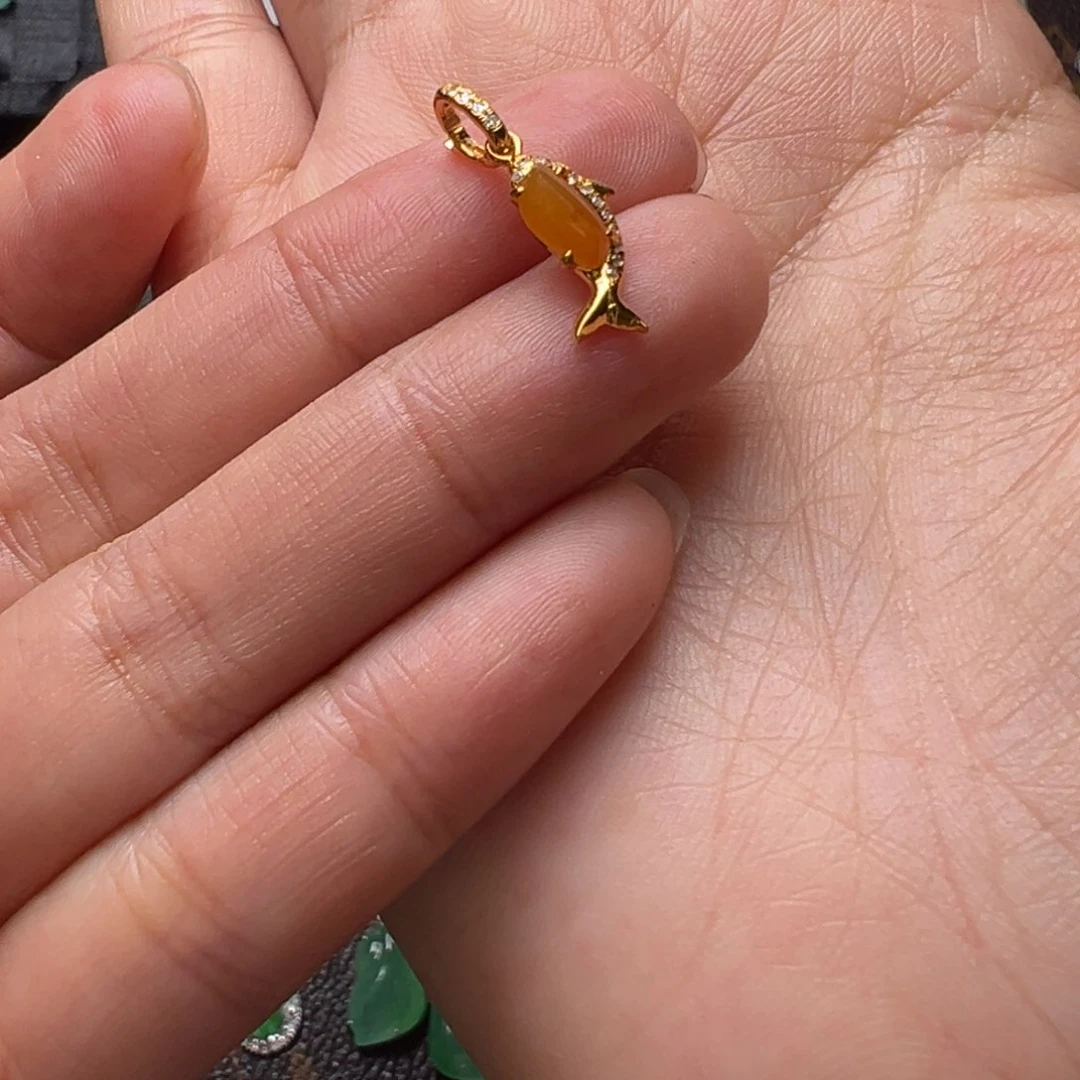 翡翠颈饰18K金镶嵌夕***暖翡翠