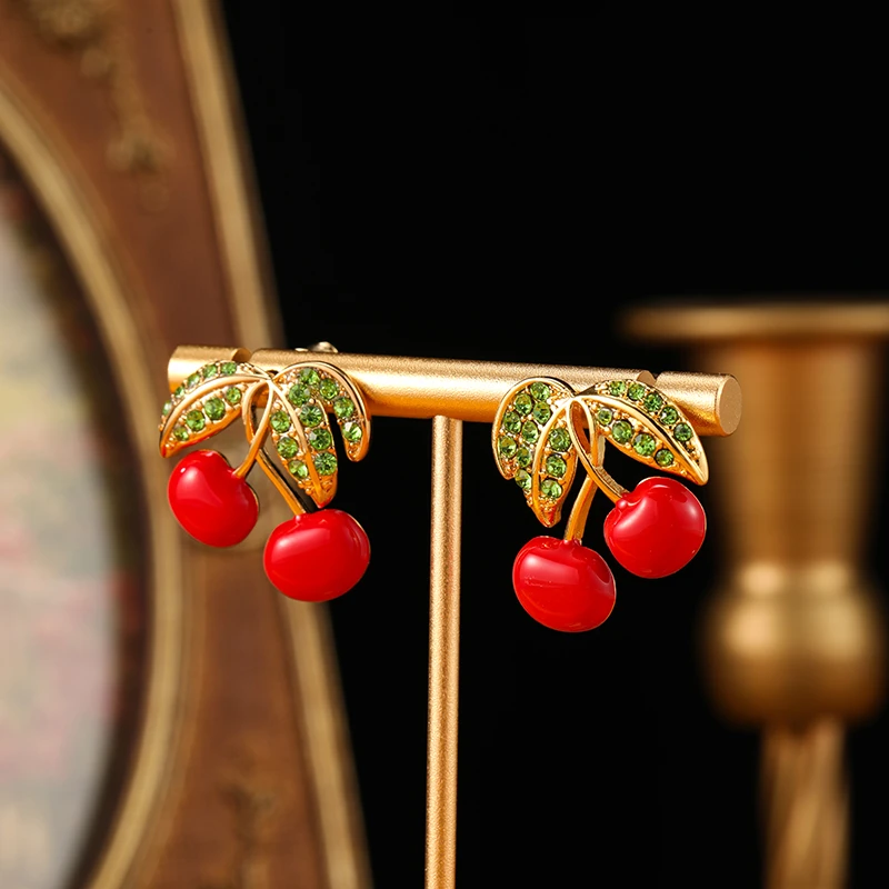 合金锆石耳饰 西洋复古宫廷风樱桃黄铜耳钉 中古镶钻耳钉 轻奢