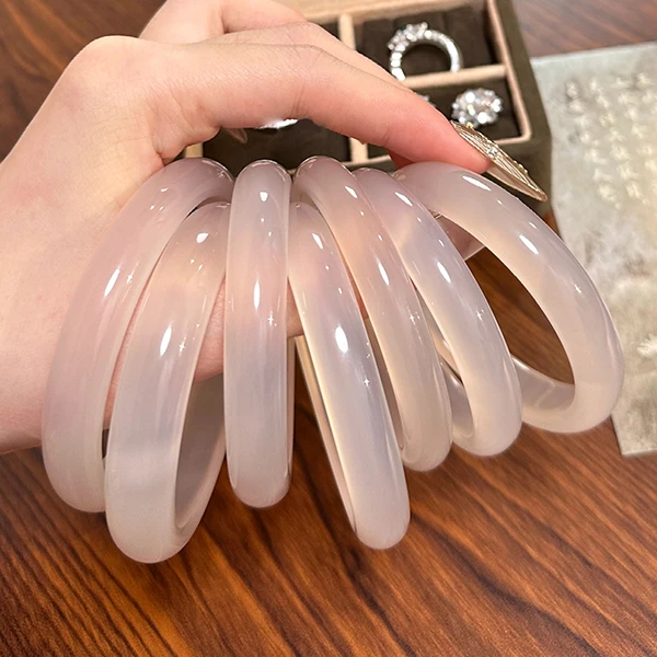 荔枝冻手镯玛瑙手镯玉髓百搭显白礼物白多样性发货拍一发一