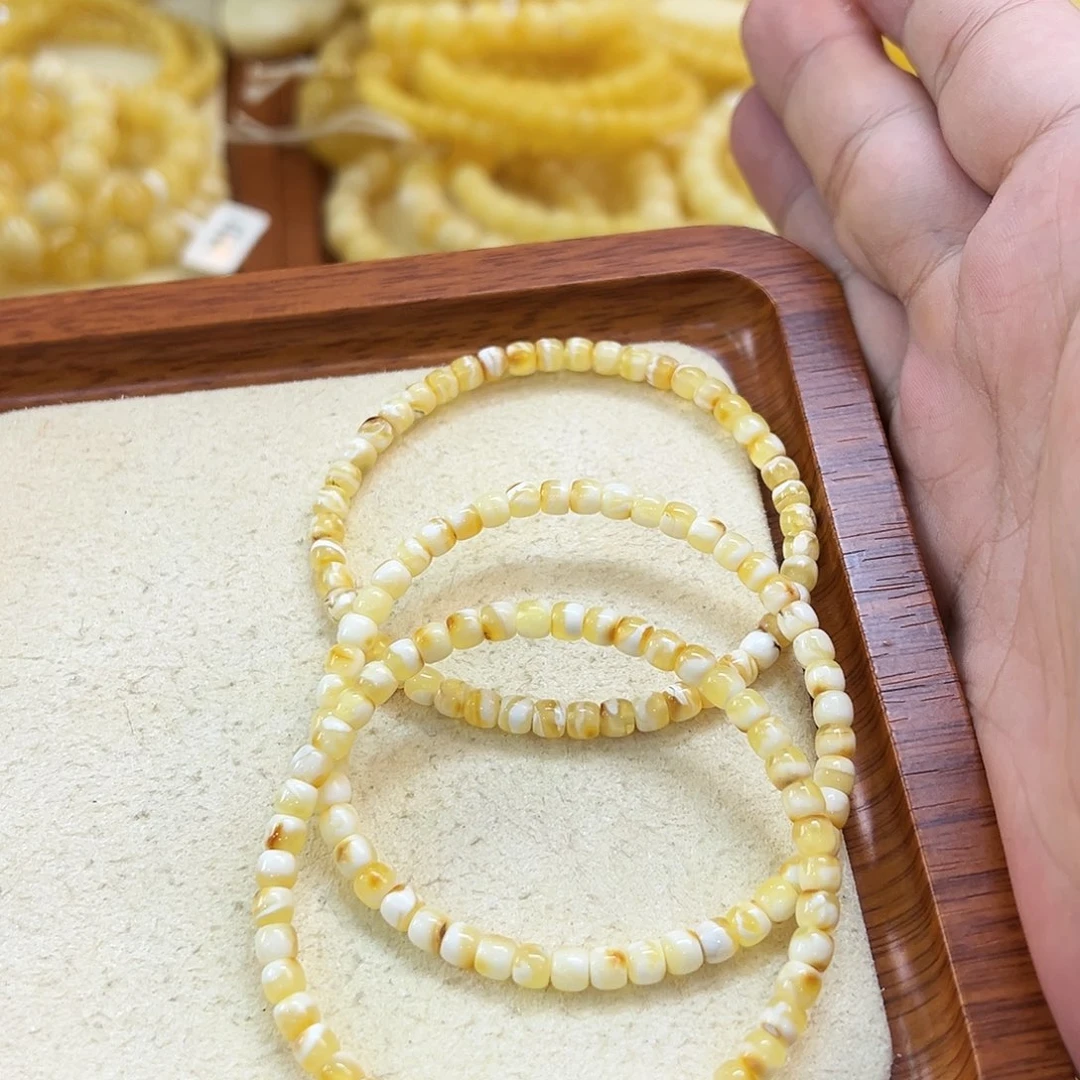 蜜蜡未镶嵌珠宝奇石多样性发其一