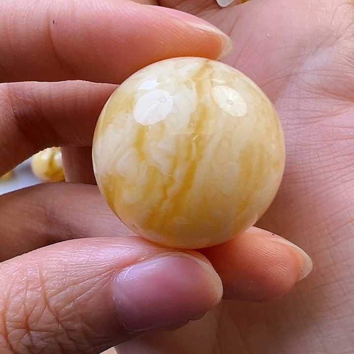 蜜蜡未镶嵌珠宝奇石