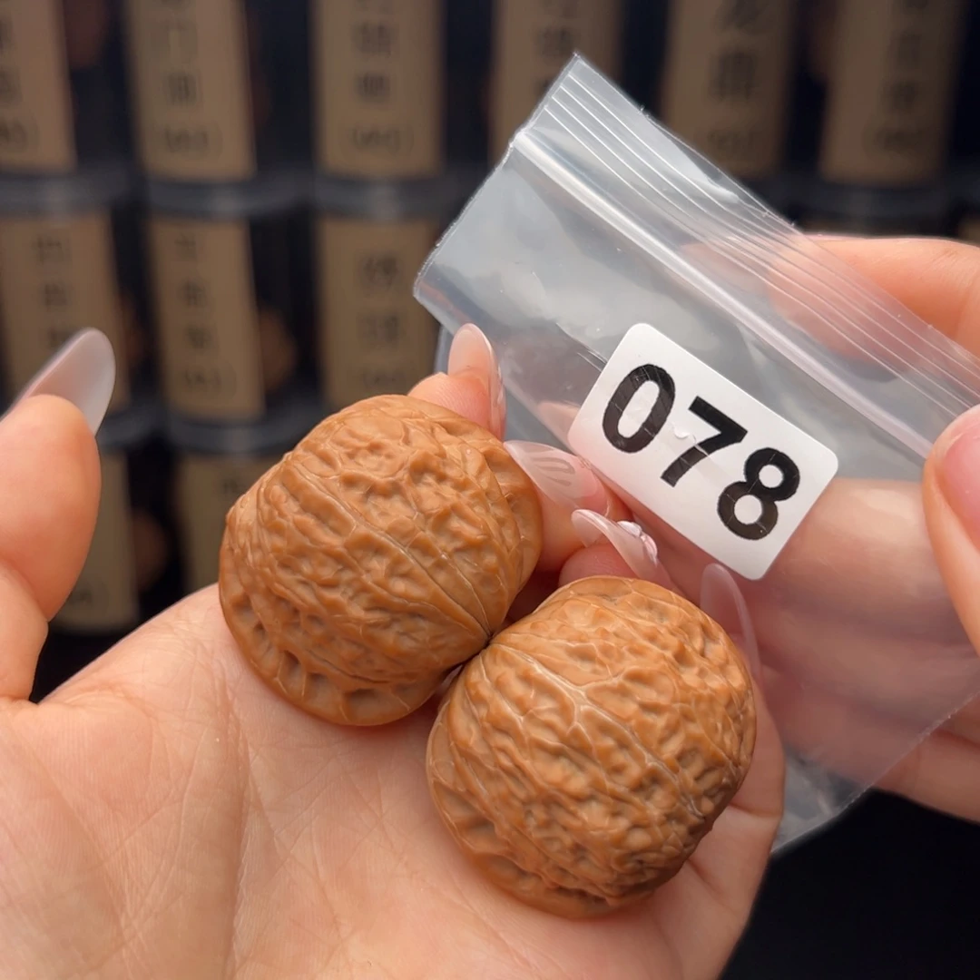 文玩核桃吊坠铁锤39