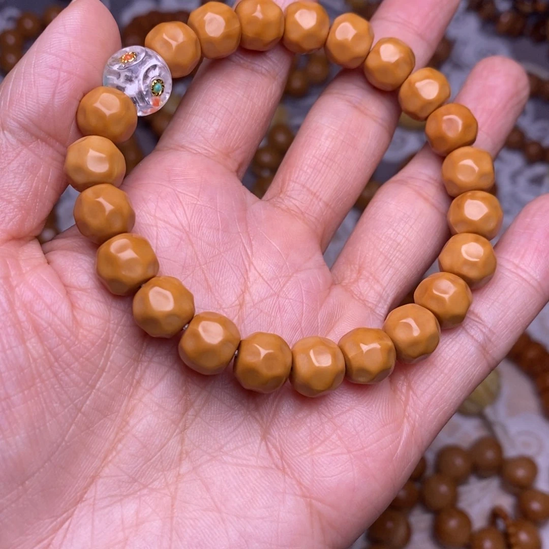 把件猴头核桃奶酪配珠