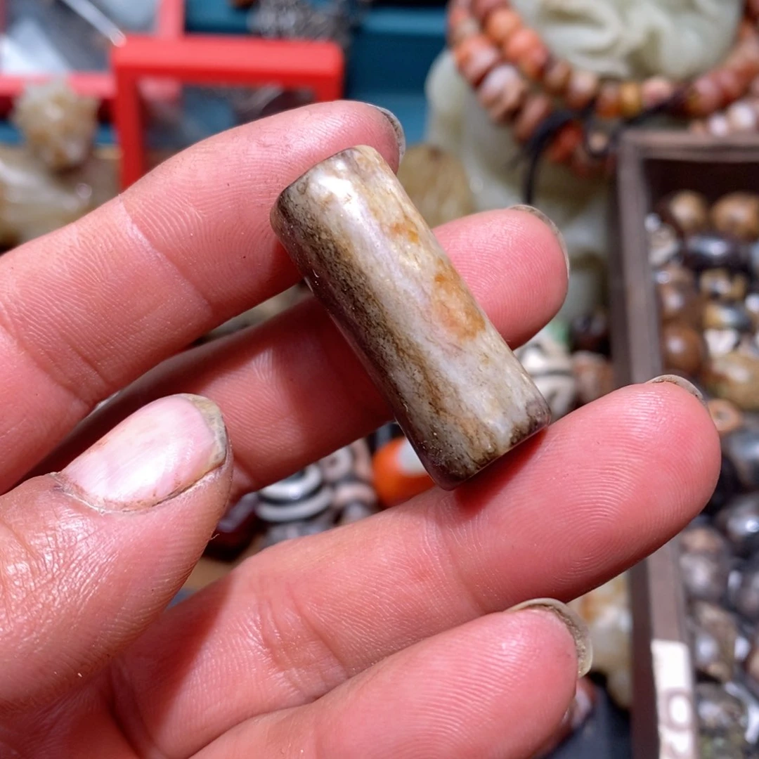 DIY琉璃珠子的颜色是蓝色和白色