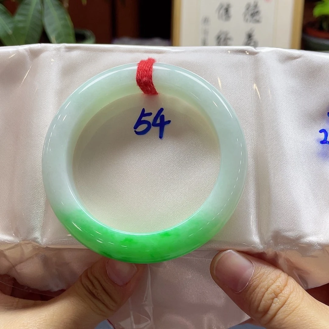 翡翠未镶嵌手镯31 号