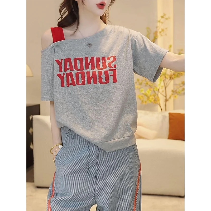 灰色露肩设计感吊带T恤女2025夏季新款法式别致宽松百搭半袖上衣