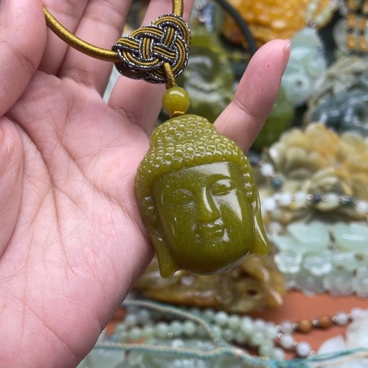 蛇纹石玉吊坠合金