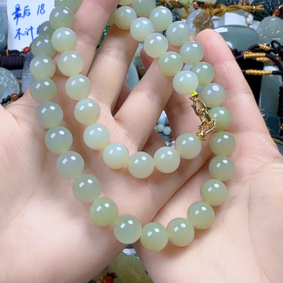 W***Z和田玉未镶嵌颈饰