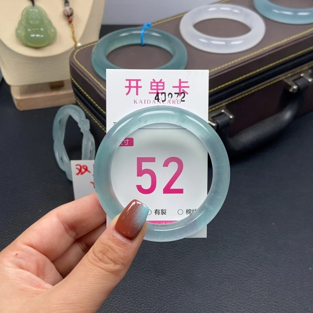 未镶嵌手镯石英质玉