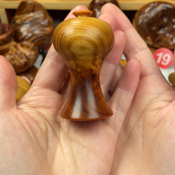 ****心柏木（崖柏）太行陈化小花瓶微瑕款拍的不退换