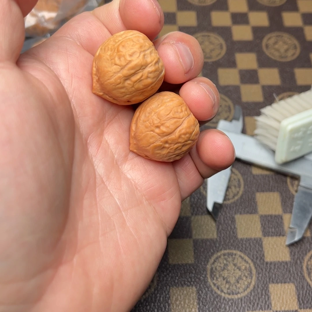 文玩核桃把件56000000000
