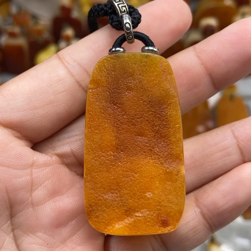 【闪购商品】琥珀颈饰未镶嵌