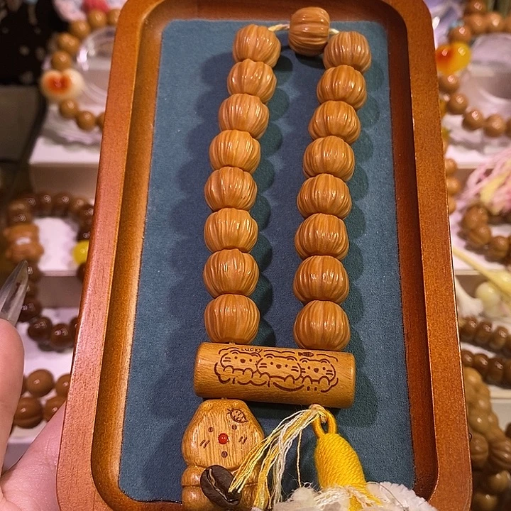 猴头核桃手串菠萝蜜卡15小猫二饼手持