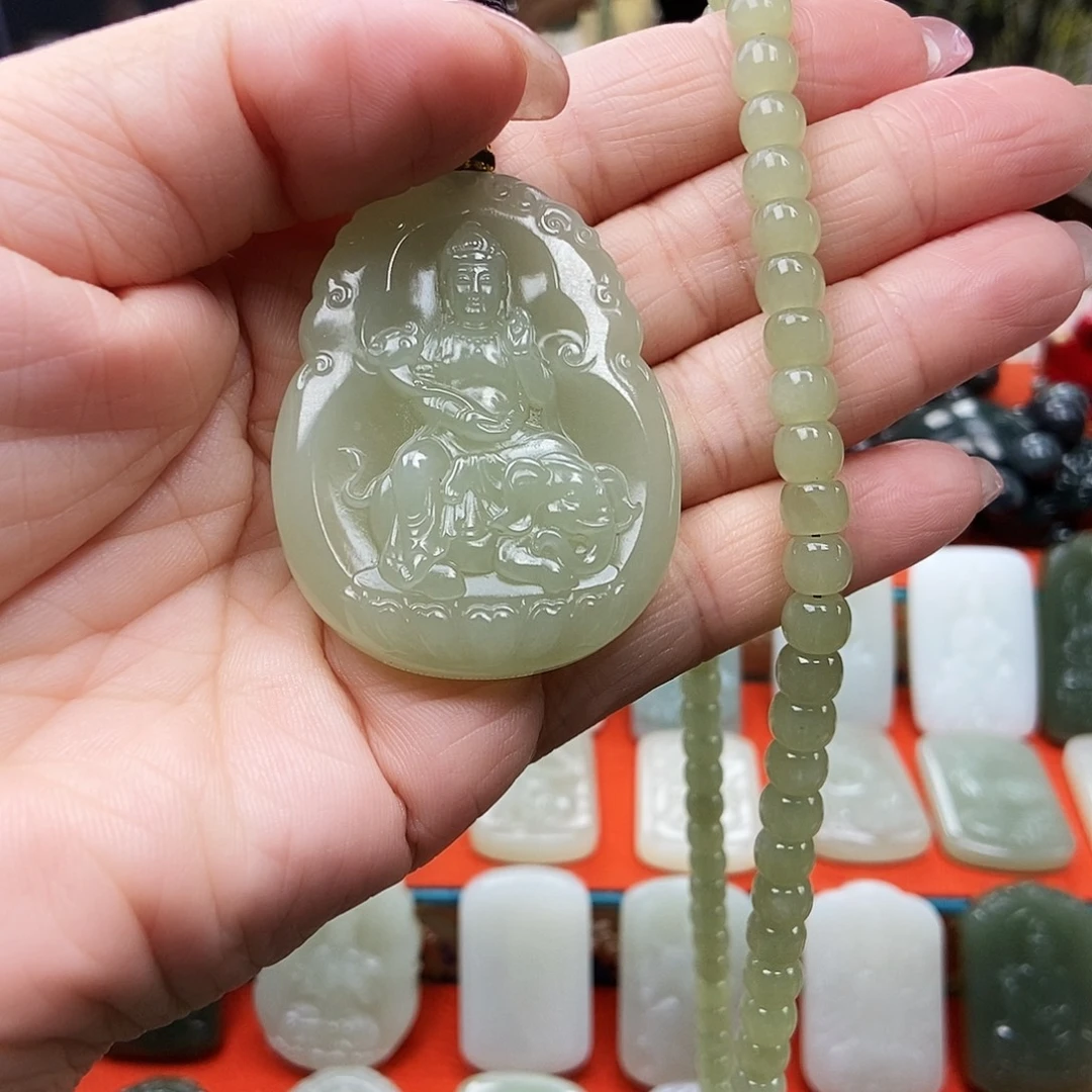 3***雨和田玉未镶嵌颈饰