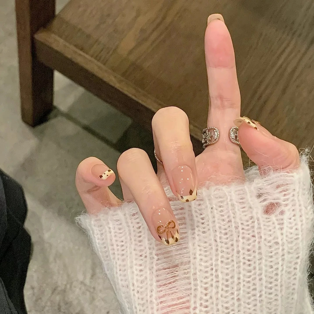 【豹纹法式】贴纸缎带手工穿戴甲裸色简约高级感短款美甲片假指甲