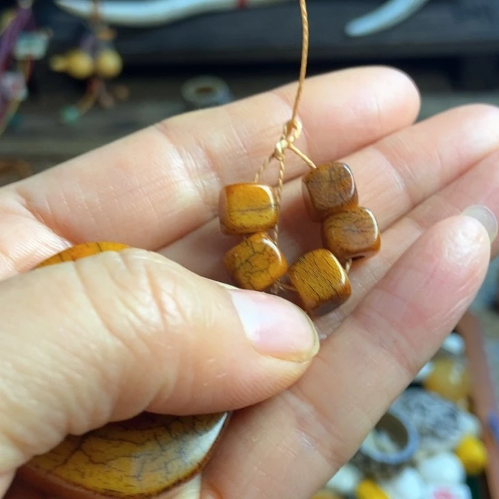 朱**姐配饰牦牛骨珠子