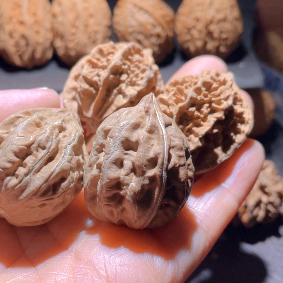 【闪购商品】文玩核桃把件李***。东北楸子6