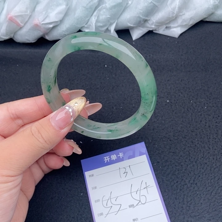 石英质玉（非洲翠）手镯未镶嵌131