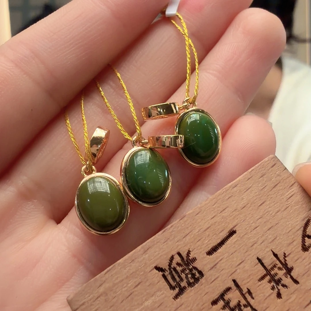 绿松石未镶嵌颈饰