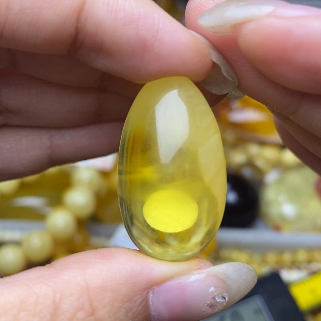 未镶嵌琥珀珠宝奇石