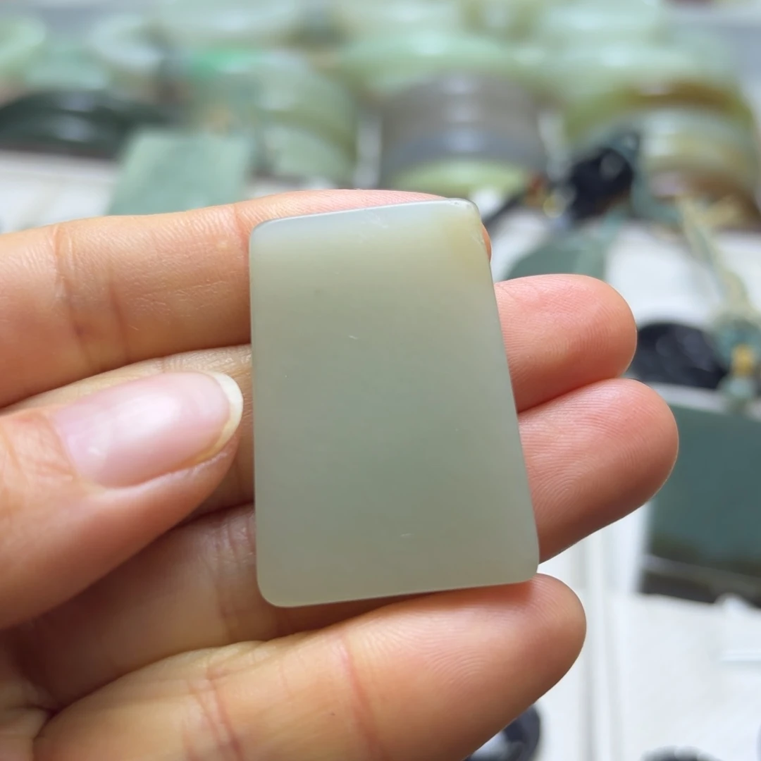 和田玉颈饰未镶嵌梦***有