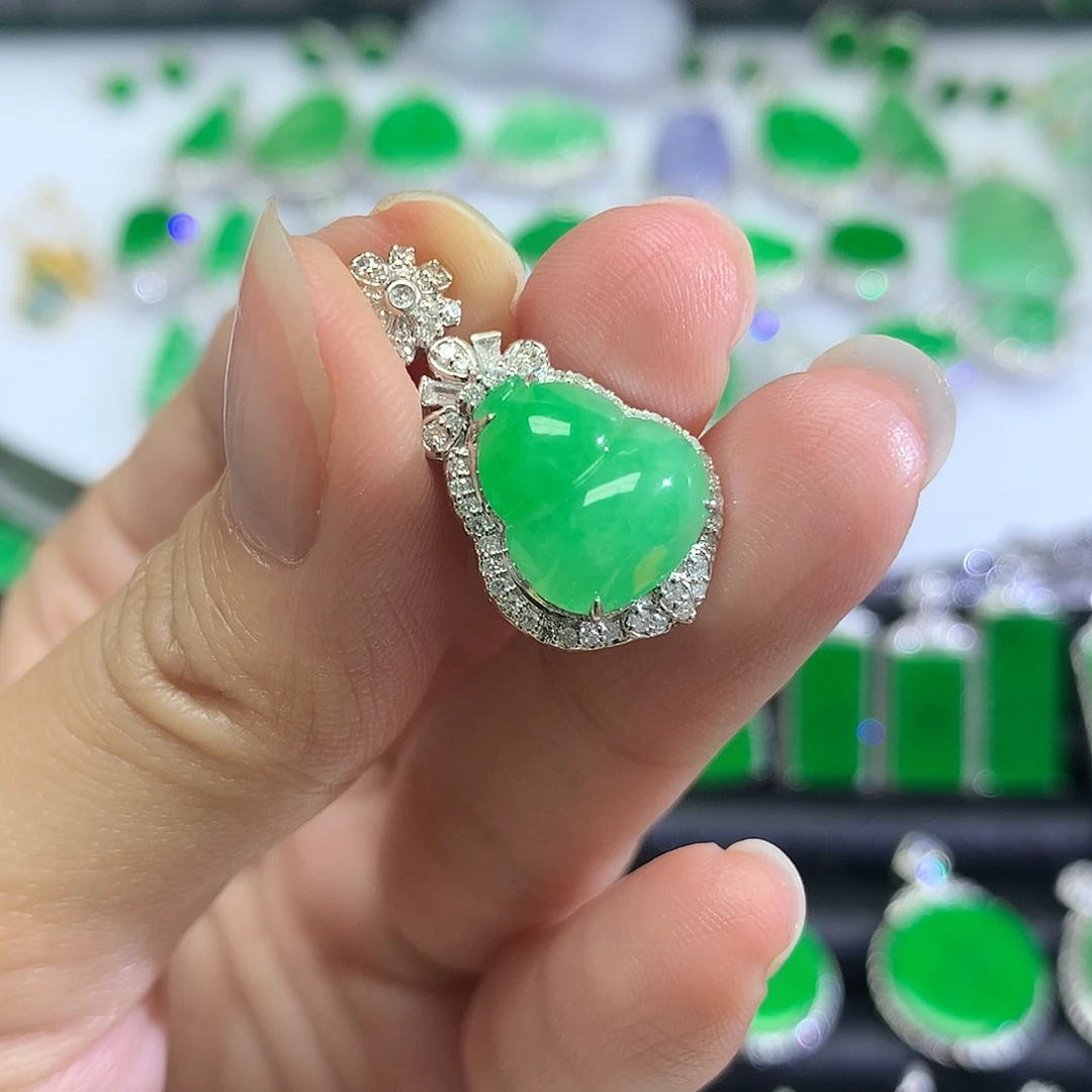 吊坠(不含链)18K金镶嵌翡翠