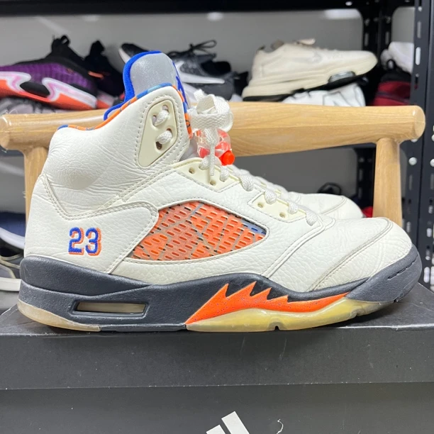41码 Air Jordan 5 复古 潮流透气 实战 休闲鞋 国际航班 二手