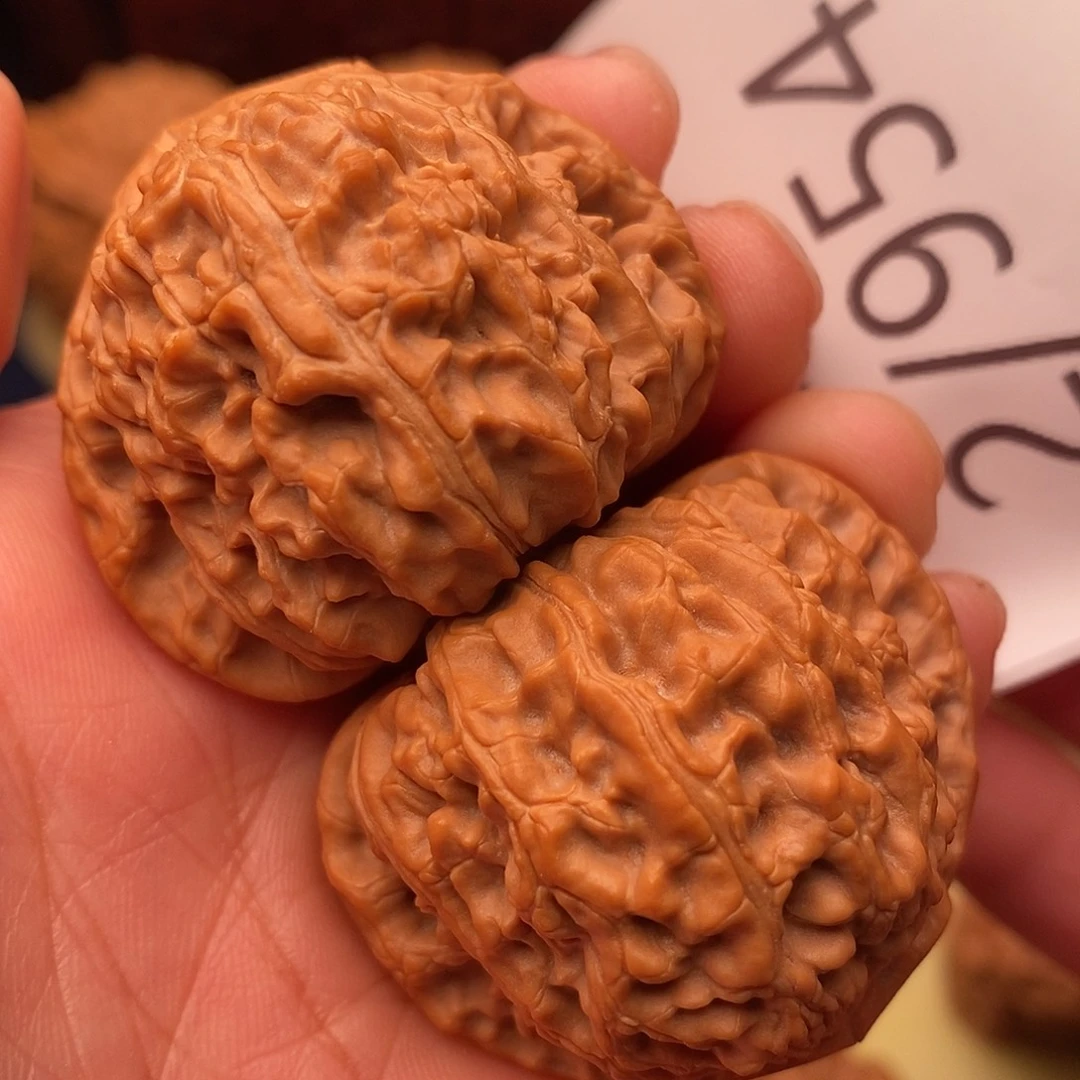 文玩核桃把件39三角白