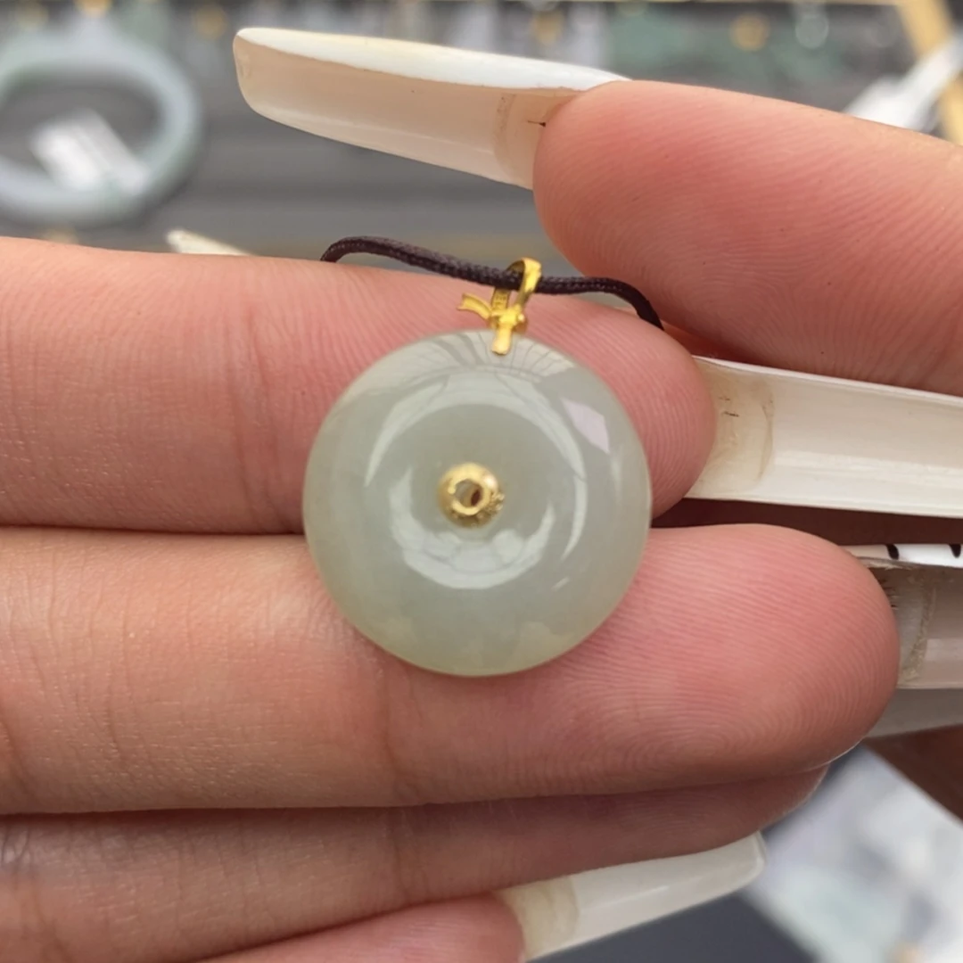 【闪购商品】颈饰18K金镶嵌翡翠