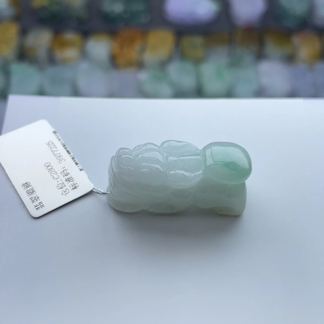 翡翠颈饰未镶嵌貔貅