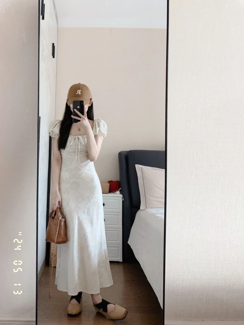 茶歇法式气质泡泡袖方领连衣裙子女夏季2025年新款小个子收腰长裙