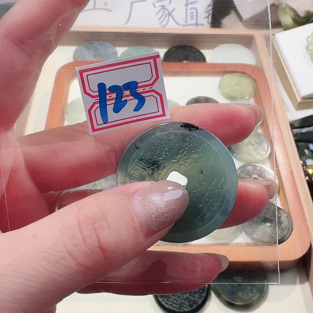 蛇纹石玉颈饰合金精美礼品