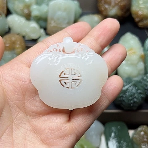 和田玉未镶嵌颈饰六*
