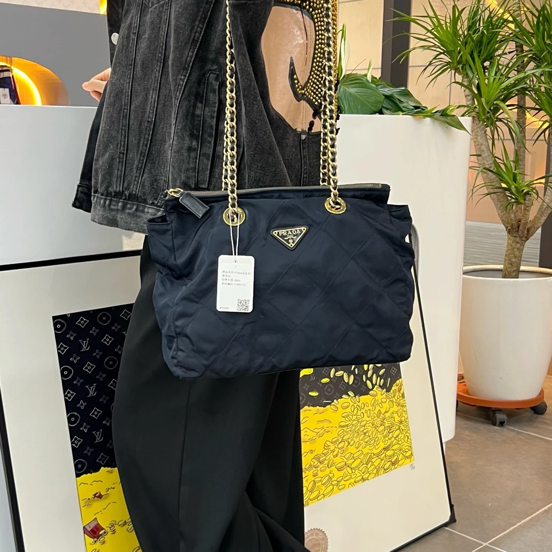 95新 Prada/普拉达 珍甄 黑金降落伞单肩包 81236