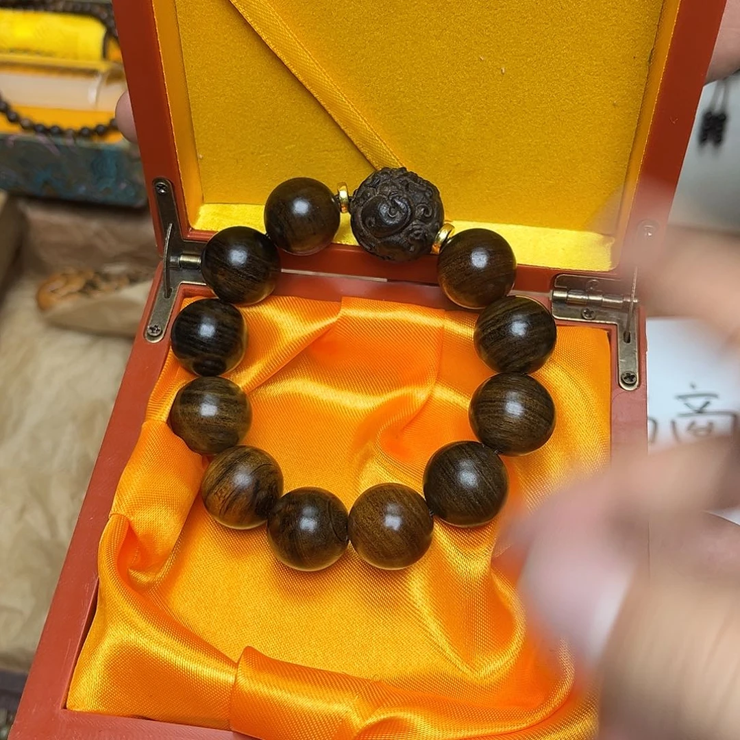 大叶紫檀（黑酸枝木类）